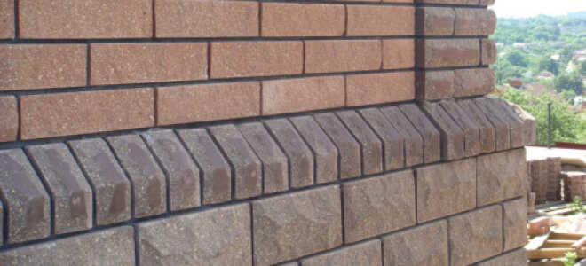 Как произвести отделку фундамента дома своими руками?